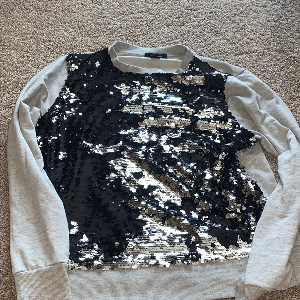 Sequence sweat shirt